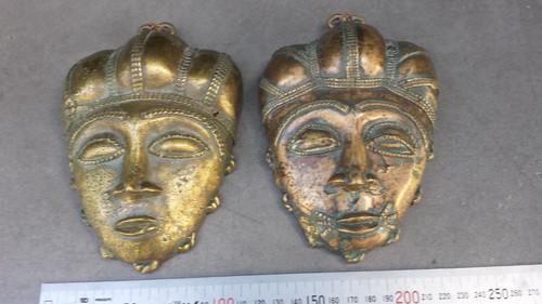 Anciens masques africains en - 2,