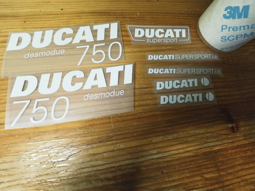 Ducati 750 blanc desmodue - , ss