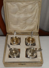 Coffret de 4 Salières ou Salerons argent massif 4 cuillères en argent Massif