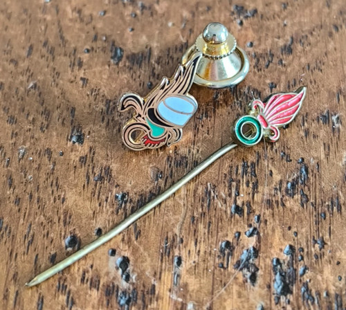Insigne pin epinglette - pin's,