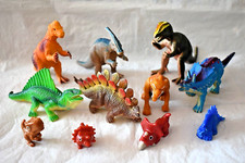 Lot de 11 figurines de