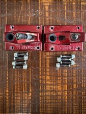 Venture Red Skateboard Trucks