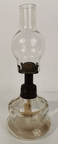 Ancienne lampe pétrole - lampe, a