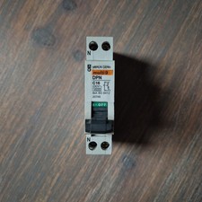 MERLIN GERIN Disjoncteur multi9 DPN C16 (20746)