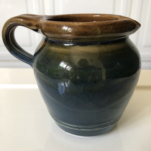 Ancien petit pot - pot, en
