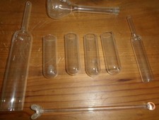 8 accessoires (TUBES) de LABORATOIRE en verre