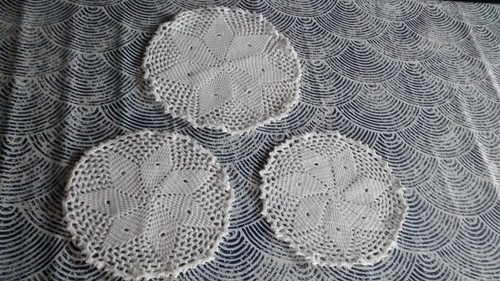 Lot anciens napperons au - anciens,