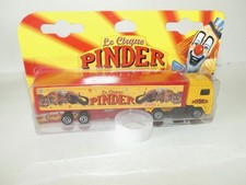CAMION VOLVO ET REMORQUE TRANSPORT DE MATERIEL CIRQUE PINDER MAJORETTE 1:87