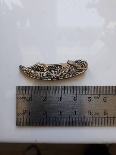 Rare couteau miniature ciselé - couteau,