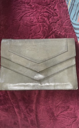 Pochette yves saint laurent - saint,