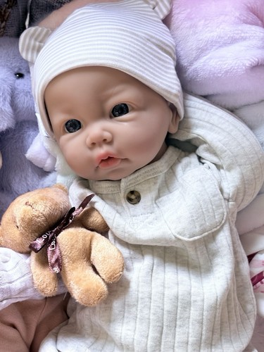 Silicone reborn baby boy - reborn,