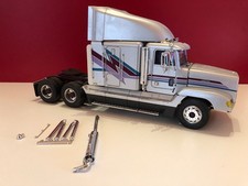 ITALERI 1/24 MAQUETTE DE CAMION FREIGHTLINER FLD 120 / REF 738