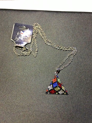 Collier triangle neuf avec - ,