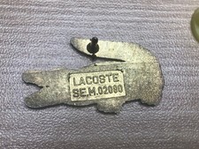pins CROCODILE signé LACOSTE