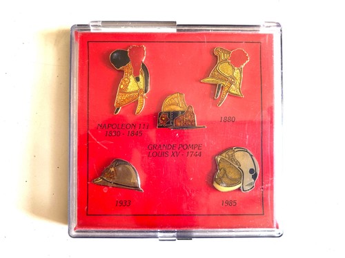 Ancien coffret pin casque - de, pin's