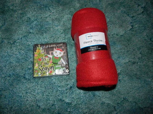 Lovely fleece blanket and cat - fleece,