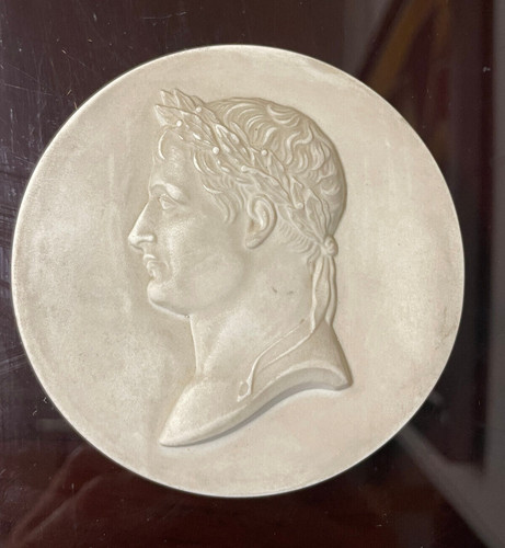 Sevres medaillon biscuit de - medaillon,
