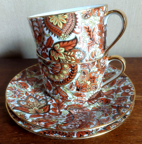 Très grandes tasses et - grandes,