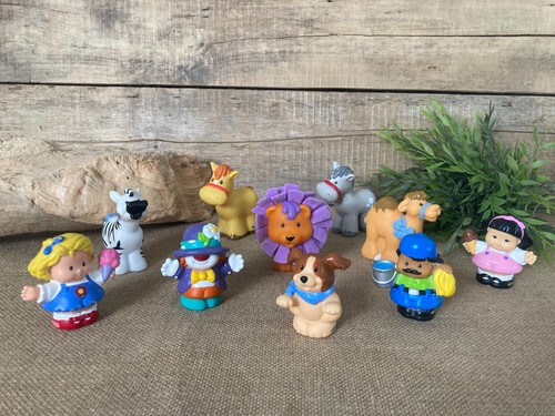 726 lot 10 - 726⚜️, figurines