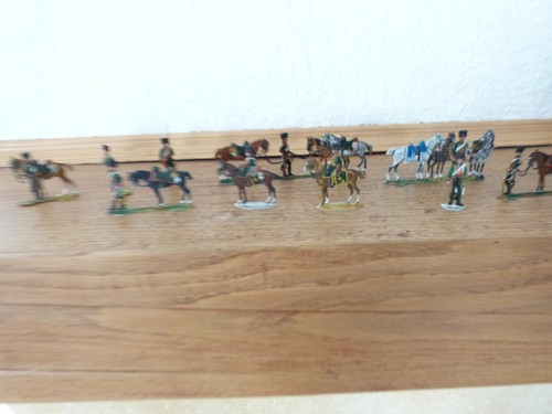 Anciens soldats plats étain - soldats,