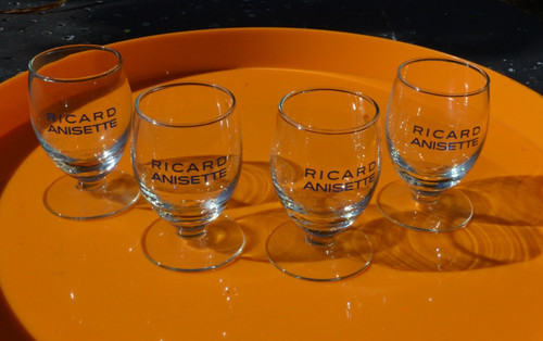 Lot quatre verres pied - lot,