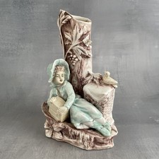 Sujet statuette figurine vase porcelaine biscuit Jeune fille allongé marqué 6760
