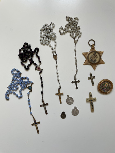 Lot chapelets et - 4, objets