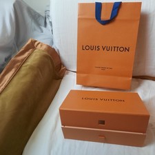 boîte vide louis vuitton  avec bouton poussoi30.5x21x5.7+sac shopping 25x36x11.5