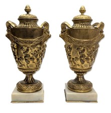 Cassolette en bronze doré époque XIXème modèle de Clodion (paire)