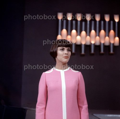 Mireille mathieu exclusive - *,