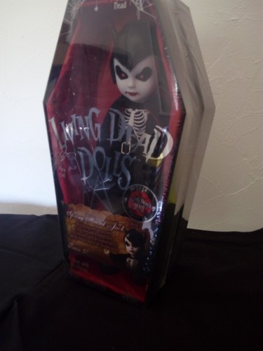 Living dead dolls serie - dead,