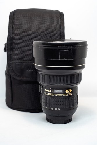 Objectif grand angle nikon - grand,