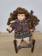 Poupée d'artiste poupée en