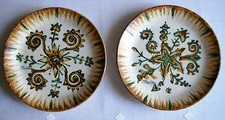 DEUX ASSIETTES EN CERAMIQUE DE