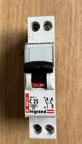 Disjoncteur legrand 25a c25 - 25a,