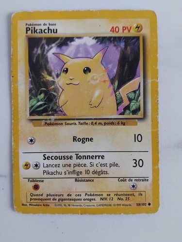 Carte pokémon pikachu