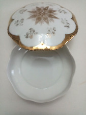  Bonbonnière en porcelaine de Limoge couleur blanche avec motifs couleur or 