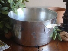 Un MOULE A CREME RENVERSEE