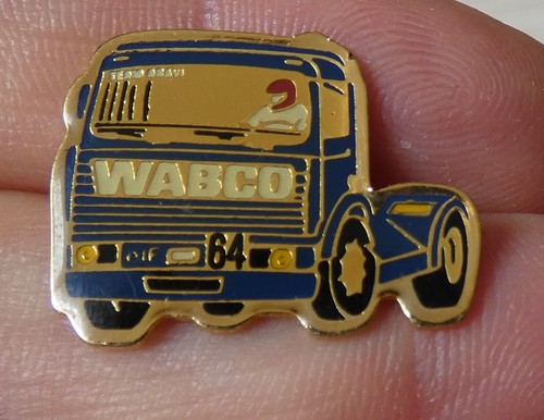 Pin sport camion course - camion,