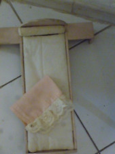 Lit en bois rose avec chevets ancien pour poupée -fait main -37.5 cm- literie