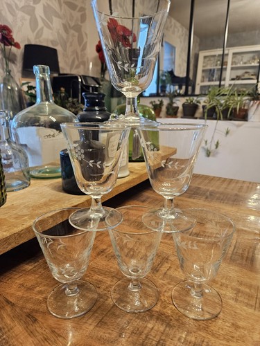 Lot verres à pied - 6,