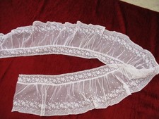 Volant tulle brodé ancien - de,