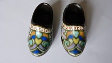 Ancienne paire de sabots anciens Belgique faience ceramique belge début XXe