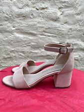 Chaussures à talons roses