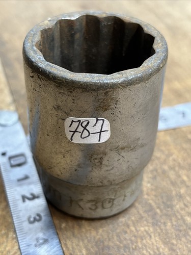787 outil ancien douille - n.,