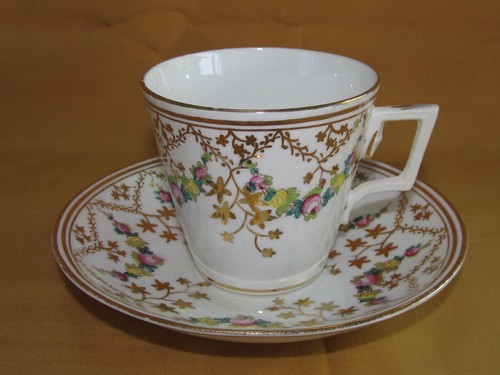Ancienne tasse porcelaine - tasse, en