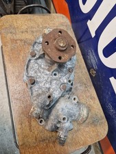 corps Pompe à eau Renault R 8 10 Caravelle