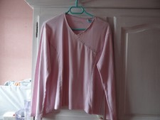 Tee-shirt femme, marque Armand Thiery", taille 5, rose pâle