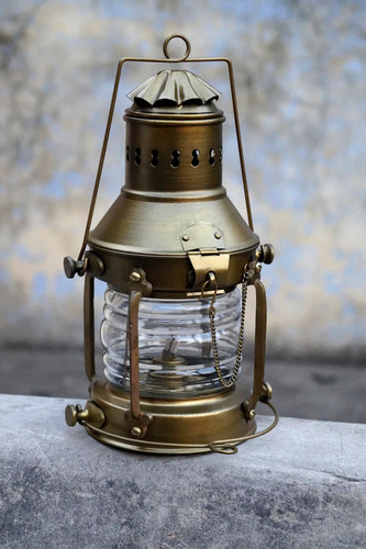 Ancienne lampe pétrole - ancienne, à
