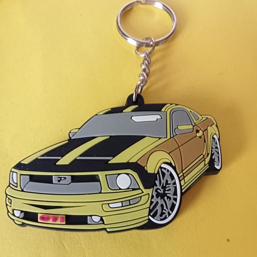 Porte clé mustang salon - porte,